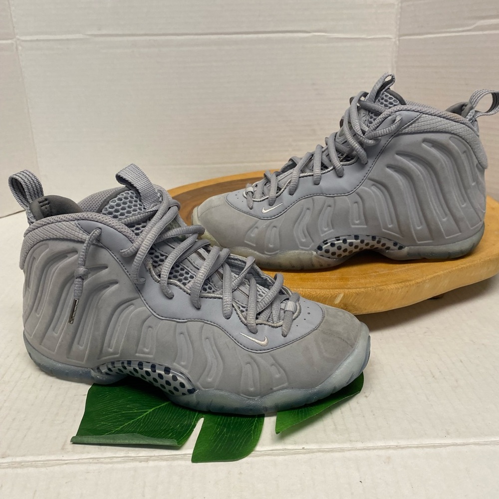Nike Soft Grey Foamposites Sneakers
